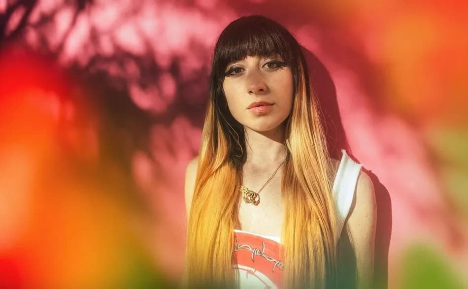 Batry Powr (Nicole Miglis)